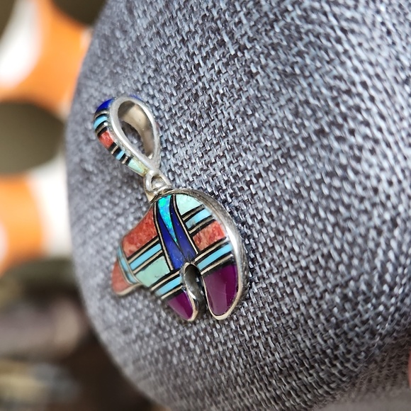 Amazing Vintage Native American Inlaid Bear Pendant 💙🐻💜 - Picture 13 of 16